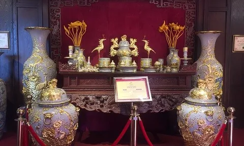 Tinh hoa Việt qua gốm men rạn Phạm Đạt